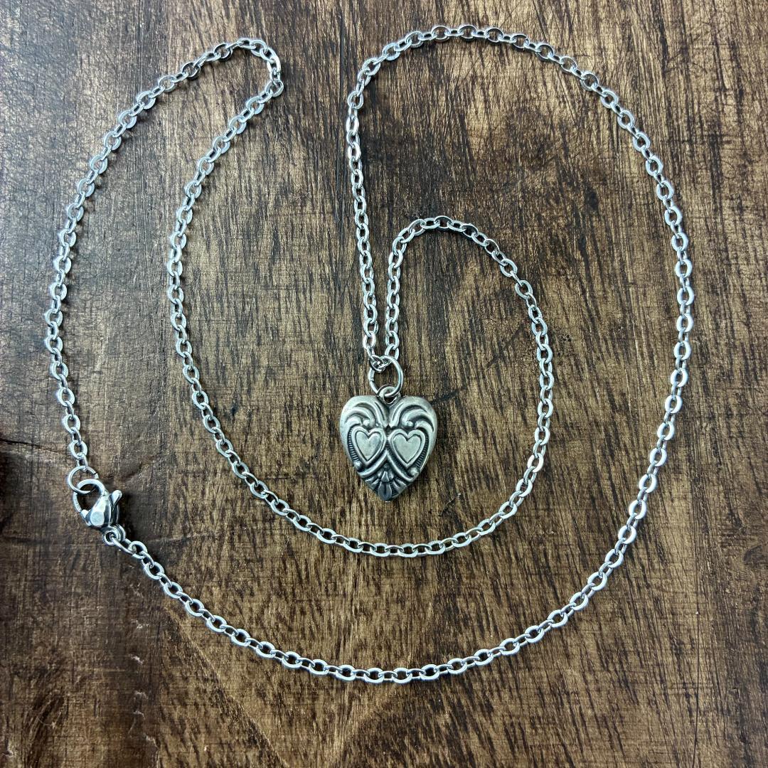 スウィートハートジュエリー ダブルハート シルバーヴィンテージネックレスNAVY