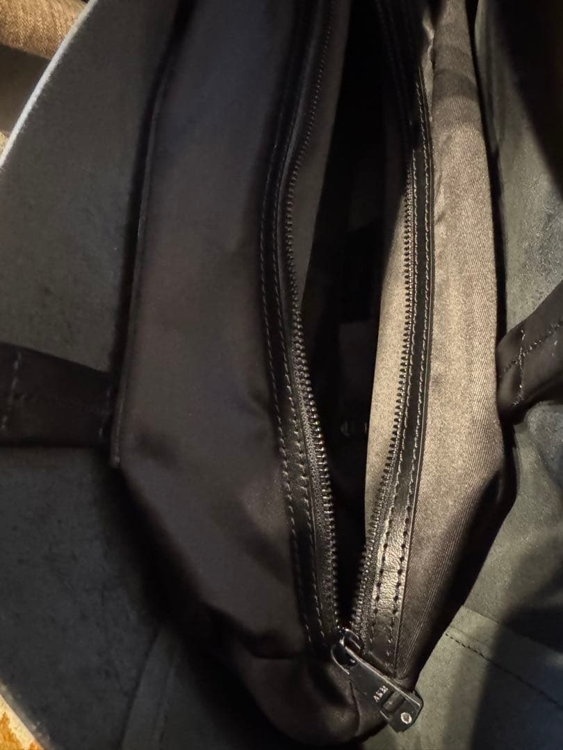 AKM Contemporary レザートートバッグ　ブラック