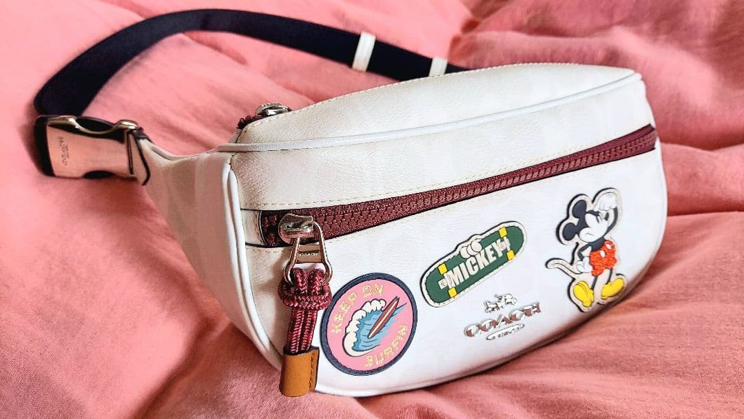 【日本限定】Disney ディズニーCOACHコーチ コラボ ボディバッグ