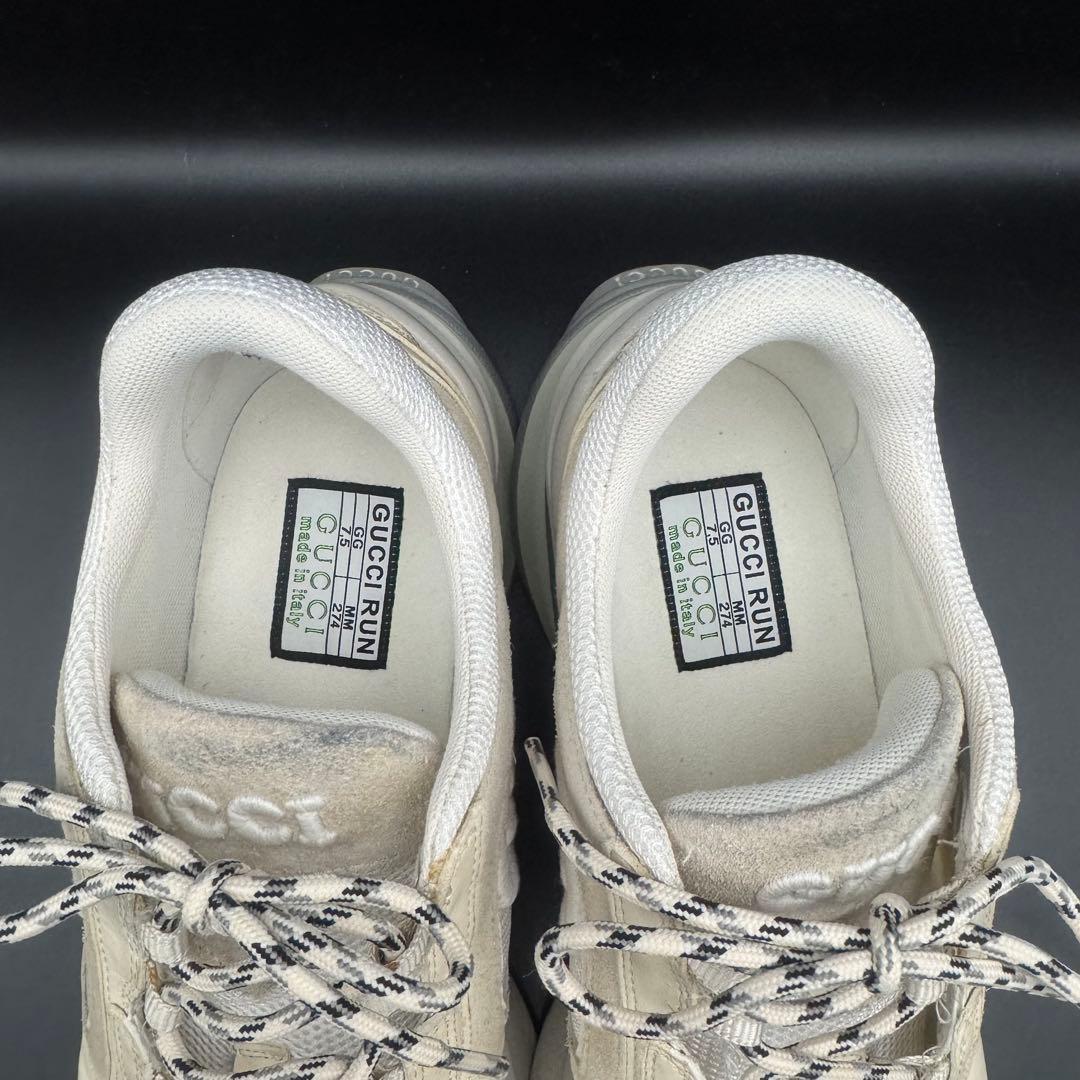 【極美品】グッチ RUN スニーカー インターロッキング メンズ レザー 白