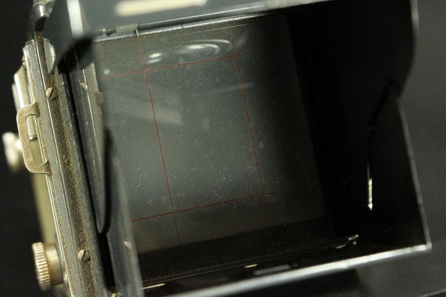 Yashica-A 二眼レフカメラ 昭和レトロ【ジャンク品】(メ1004)