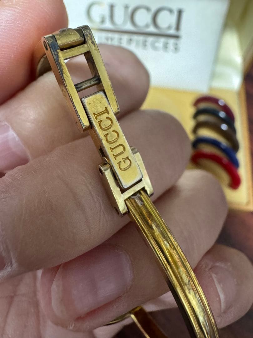 GUCCI チェンジカラー時計