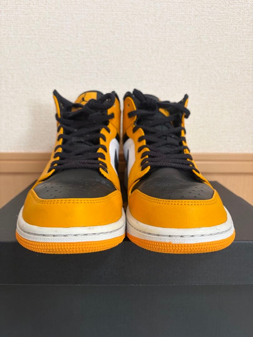 ナイキ エアジョーダン1ミッド タクシー/ブラックホワイト 554724-701