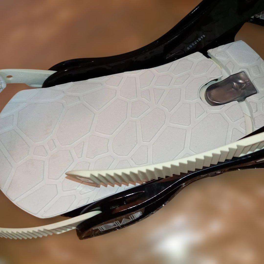 レア新品未使用　BURTON　TRIAD EST バートン　ビィンディング