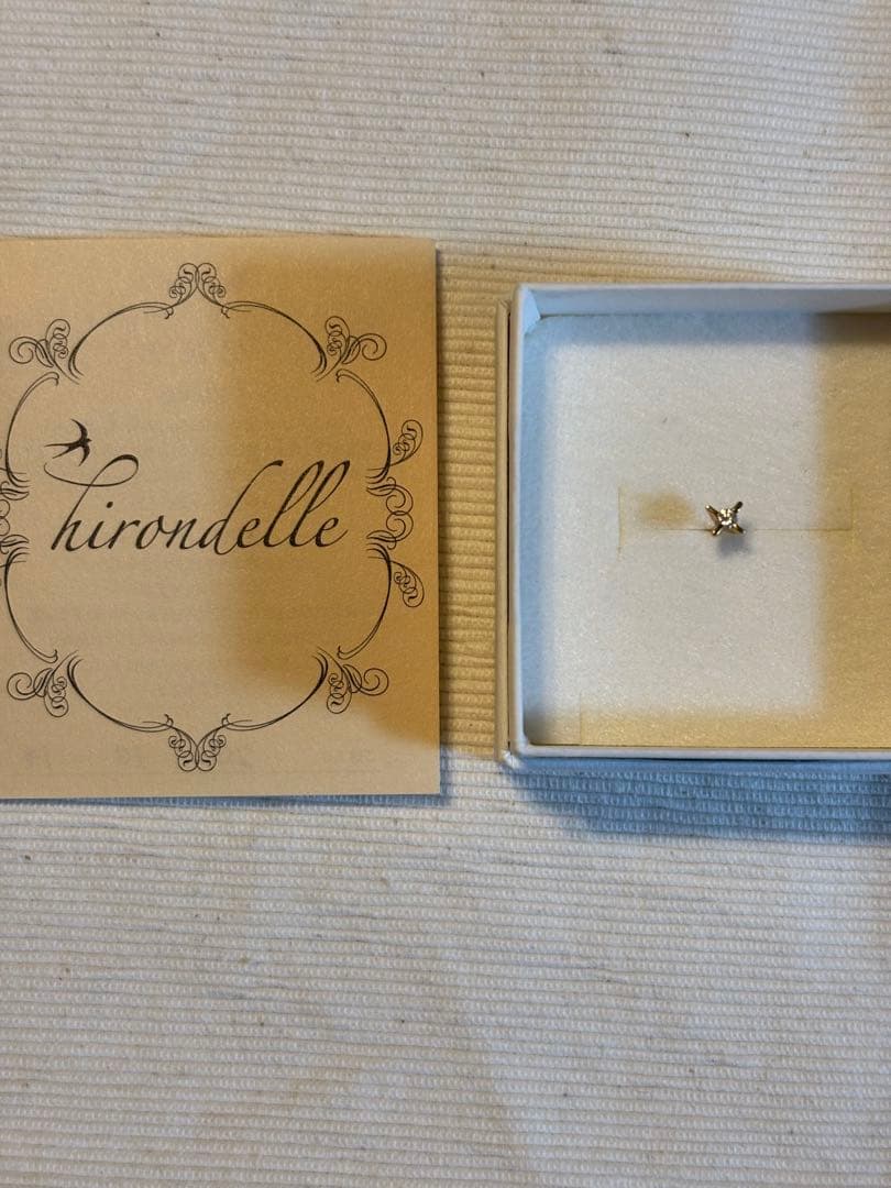 hirondelle et pepin たて爪ダイヤピアス