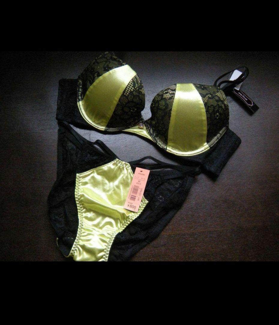 サテン　ライム/ブラック ブラジャーショーツセット