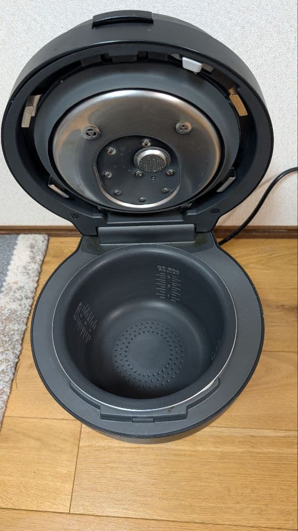 Panasonic 可変圧力IHジャー炊飯器 5.5合 SR-V10BA 23年