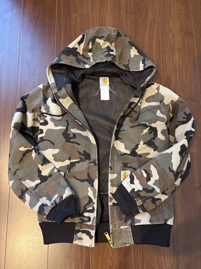 Carhartt 迷彩柄 フード付きジャケット