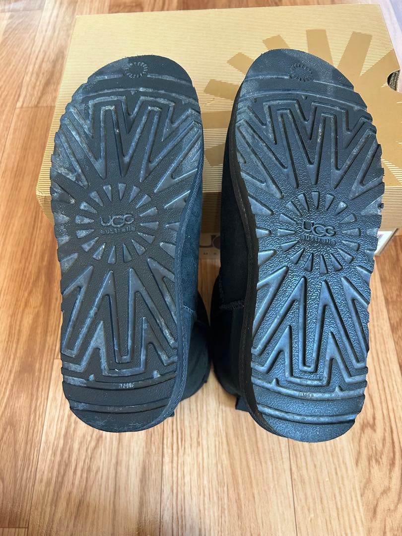 UGG ブラック ムートンブーツ CLASSIC MINI