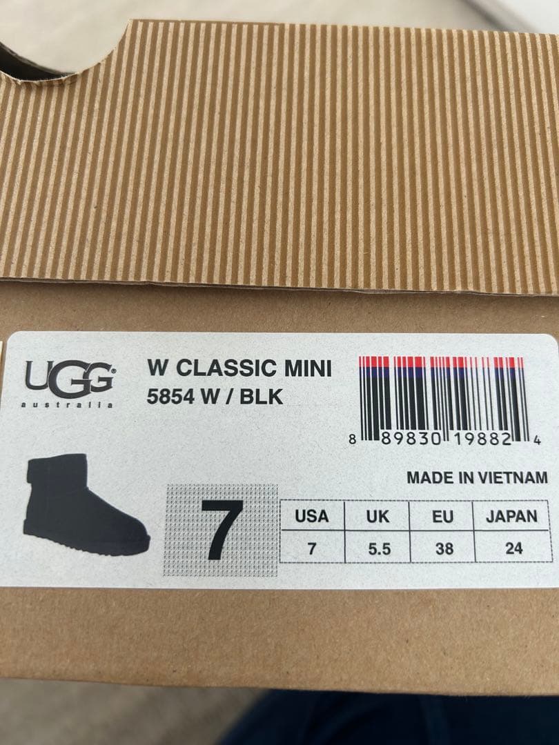 UGG ブラック ムートンブーツ CLASSIC MINI