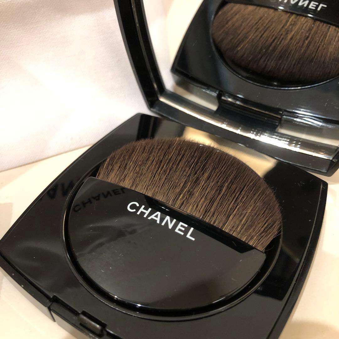 CHANEL 限定チーク　カメリア フトゥーラ　1回使用のみ　巾着付き