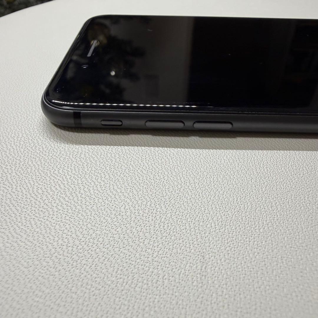 iPhone8plus 256GB SIMフリー ライトニングコネクタ不良