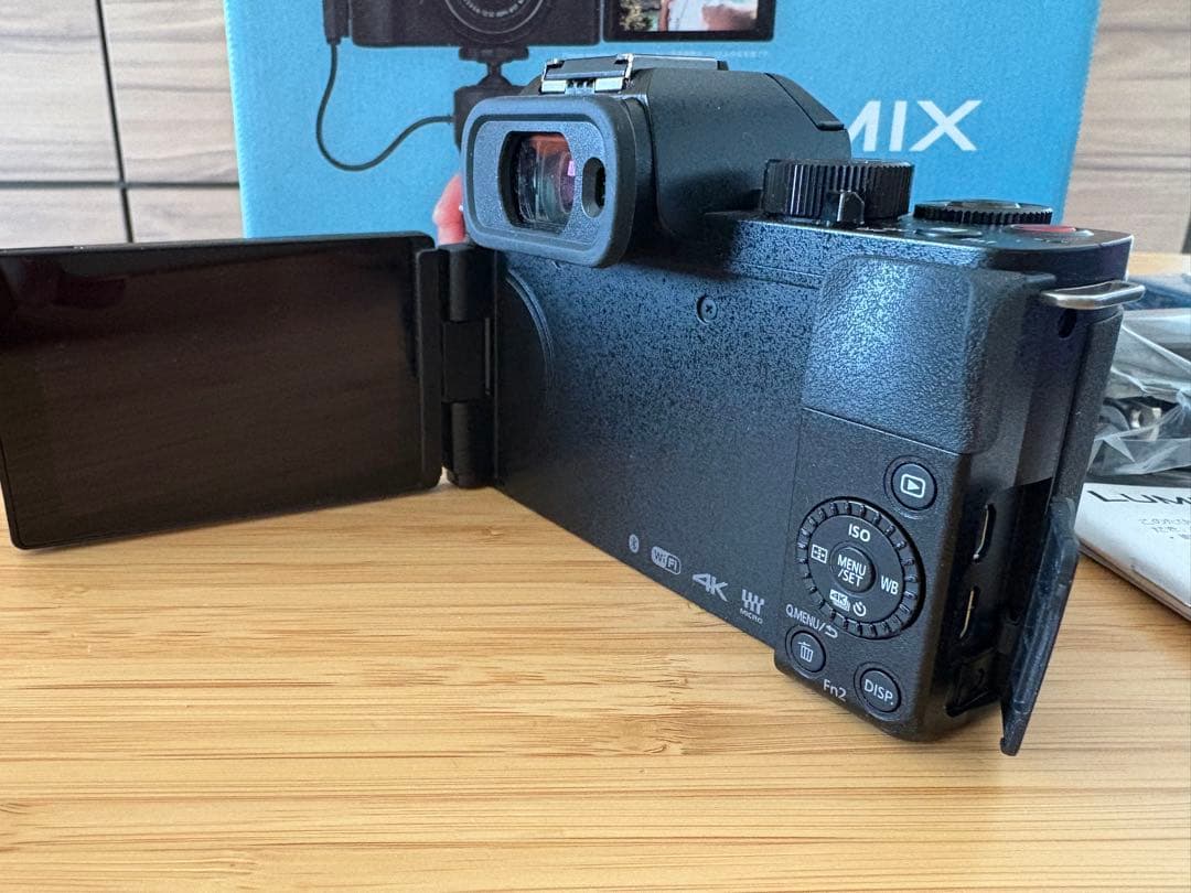 LUMIX DC-G100V★ほぼ新品2027.9末迄保証付！
