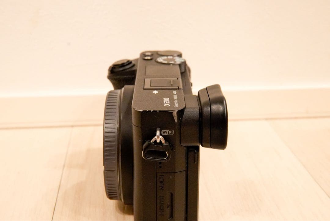 ☆最終値下げ☆SONY α6500 本体+バッテリー2つ、チャージャー付き