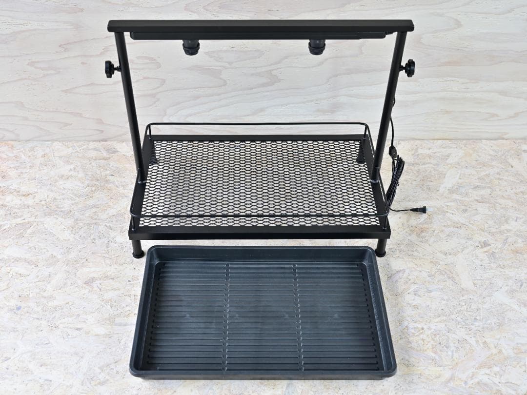 アイアンシェルフ　卓上プランタースタンド　植物棚　アガベなど多肉植物に