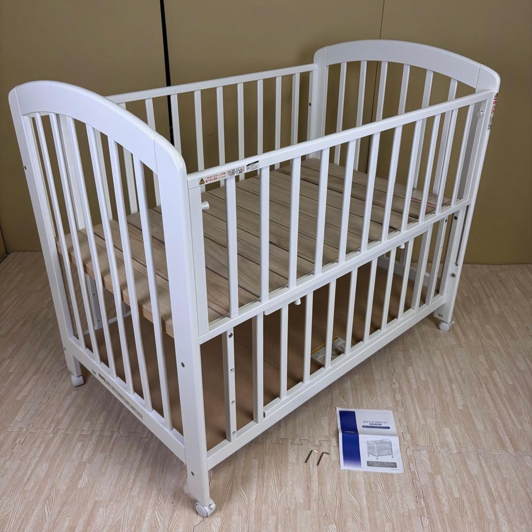 ☆新品に近い☆カトージ　立ちベッド4ポジション　ホワイト　すのこ床板　ハイタイプ