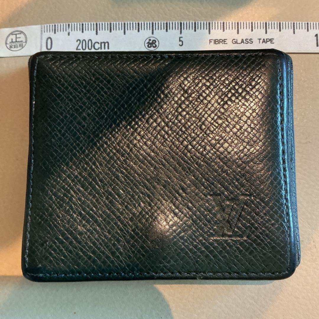 LOUIS VUITTON ダークモスグリーン　ケース