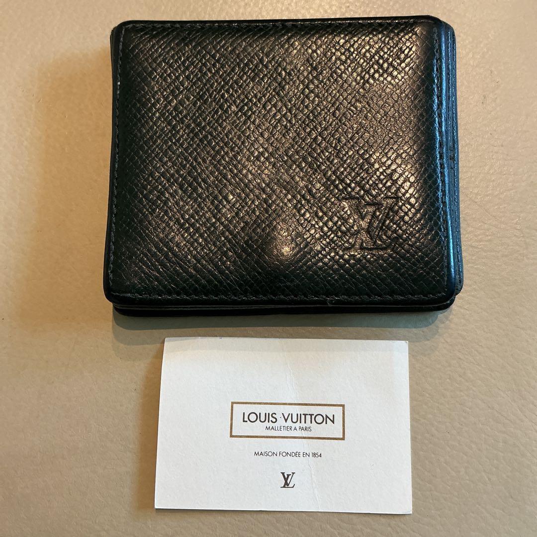 LOUIS VUITTON ダークモスグリーン　ケース