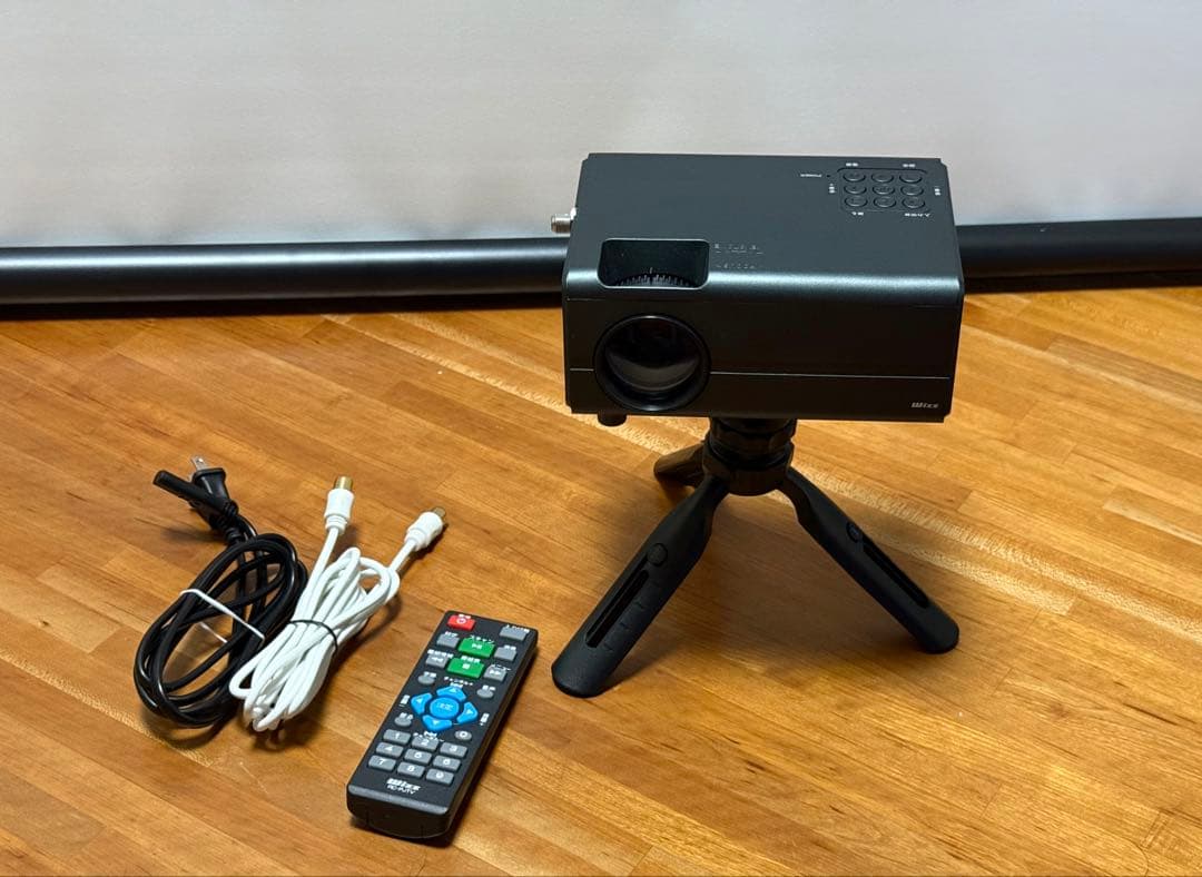 チューナー付プロジェクター Wizz WPJ-T200B