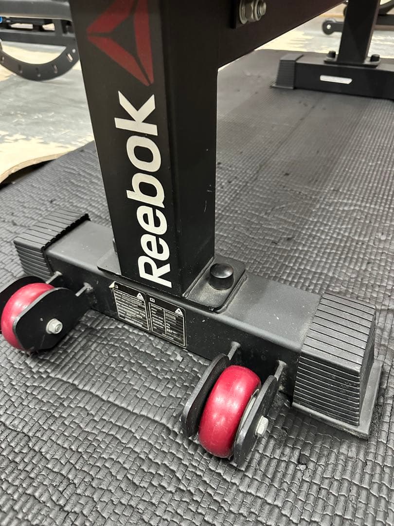 Reebok トレーニングベンチ キャスター付き
