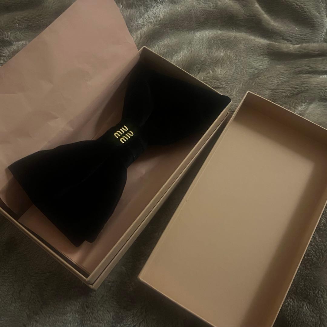 miumiu ベロア リボンバレッタ