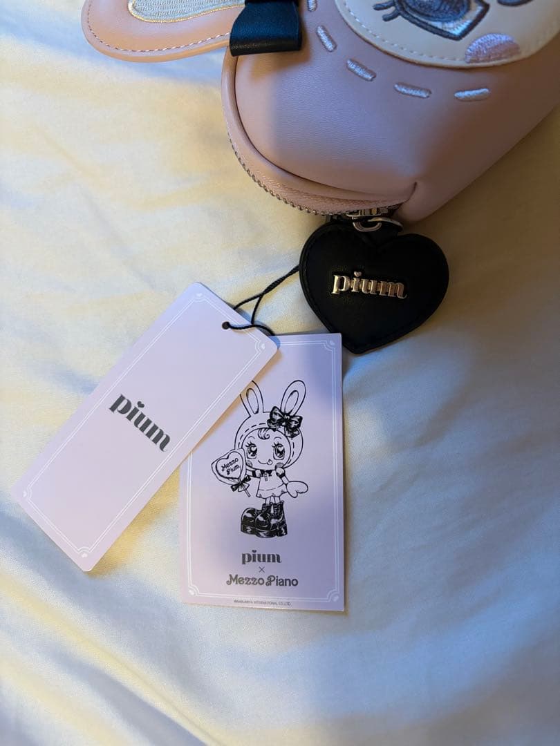 pium × mezzo piano ベリエちゃん　ポーチ　ピウム　ブラック