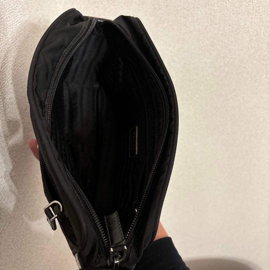 PRADA ブラックショルダーバッグ