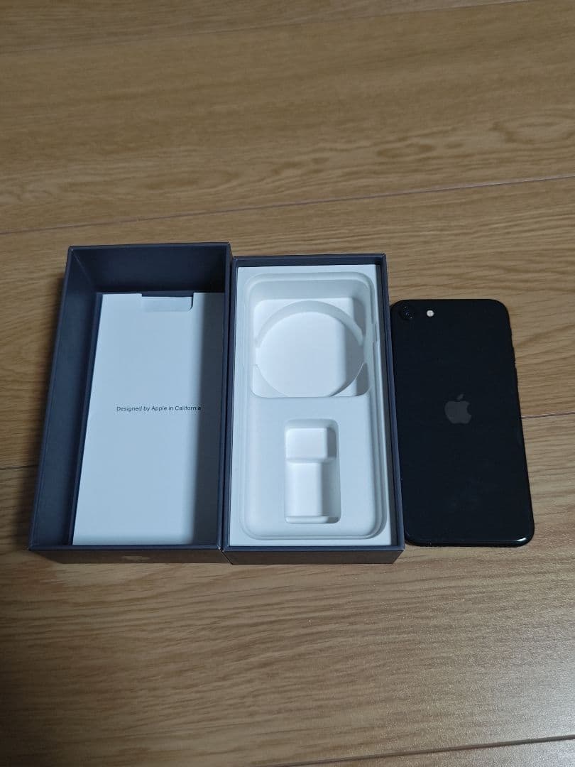 Apple iPhoneSE第2世代　 本体　64GB ブラック　SIMフリー