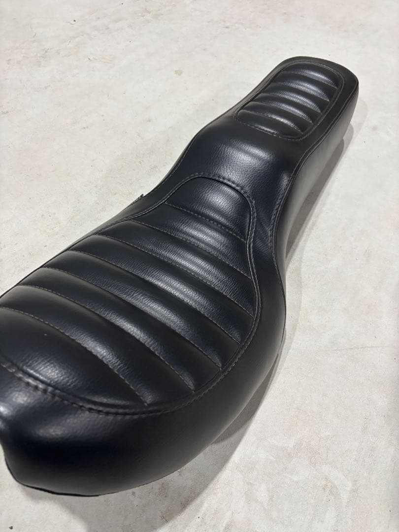 バイクシート ハーレー　ダイナ