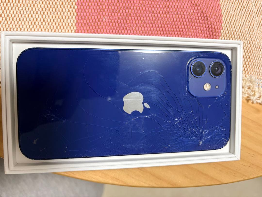 Apple iPhone 12 青 本体