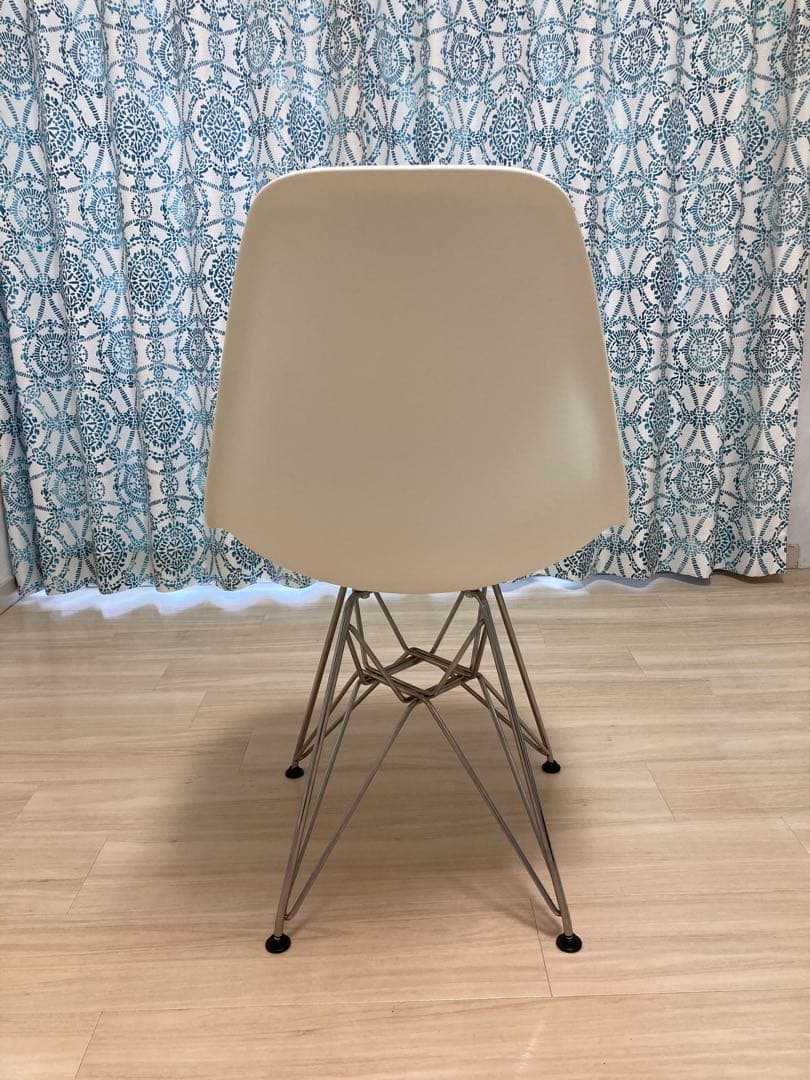 ハーマンミラー　イームズプラスチックシェルチェア