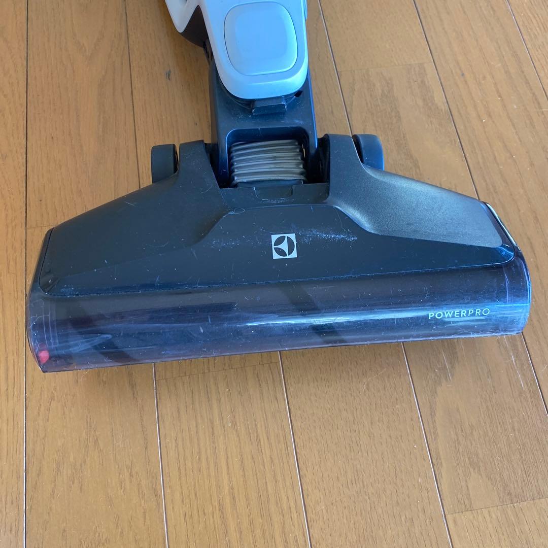 エレクトロラックス コードレス掃除機 サテンホワイト ZB3425BL