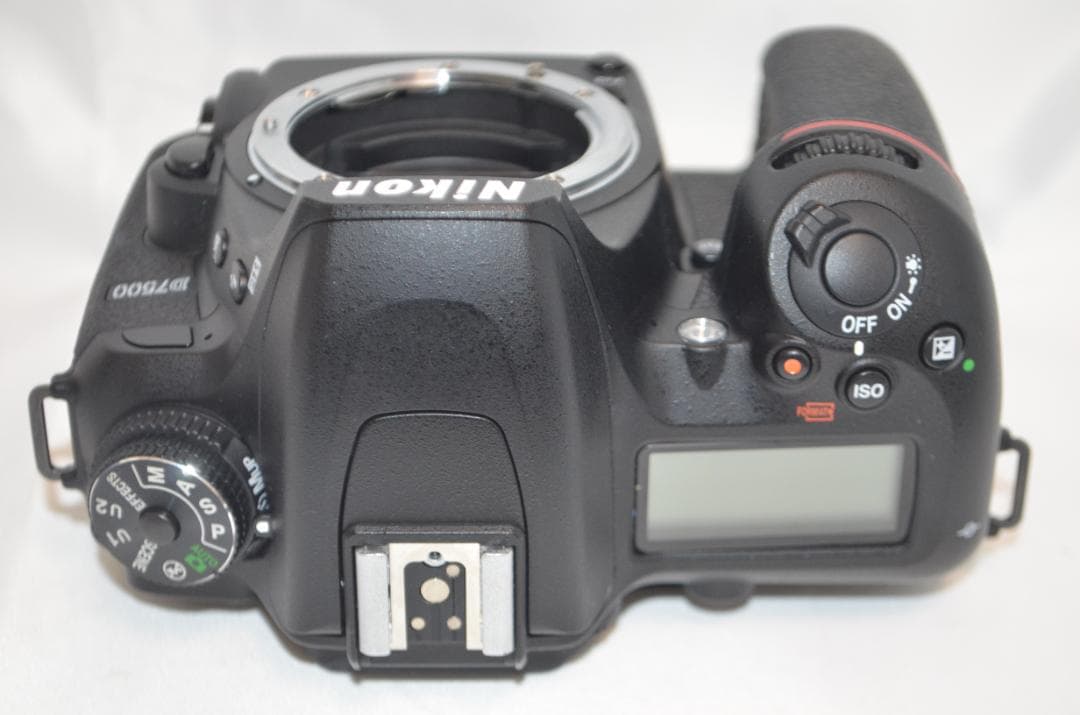 シャッター数1800回以下 Nikon D7500☆Wi-Fi搭載 三脚付