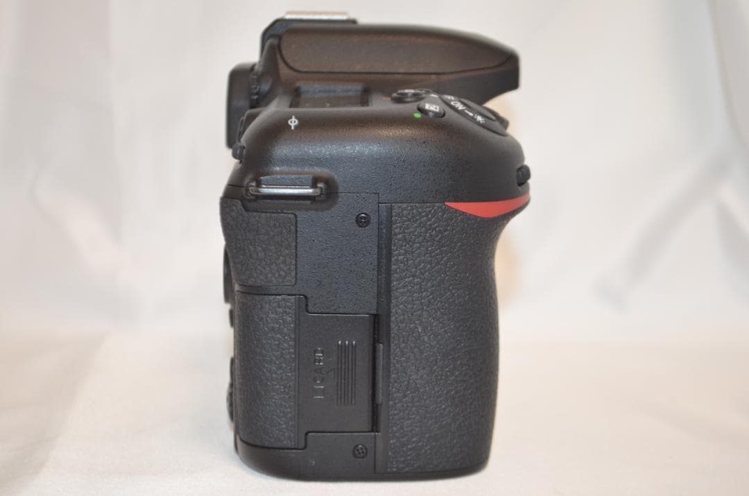 シャッター数1800回以下 Nikon D7500☆Wi-Fi搭載 三脚付