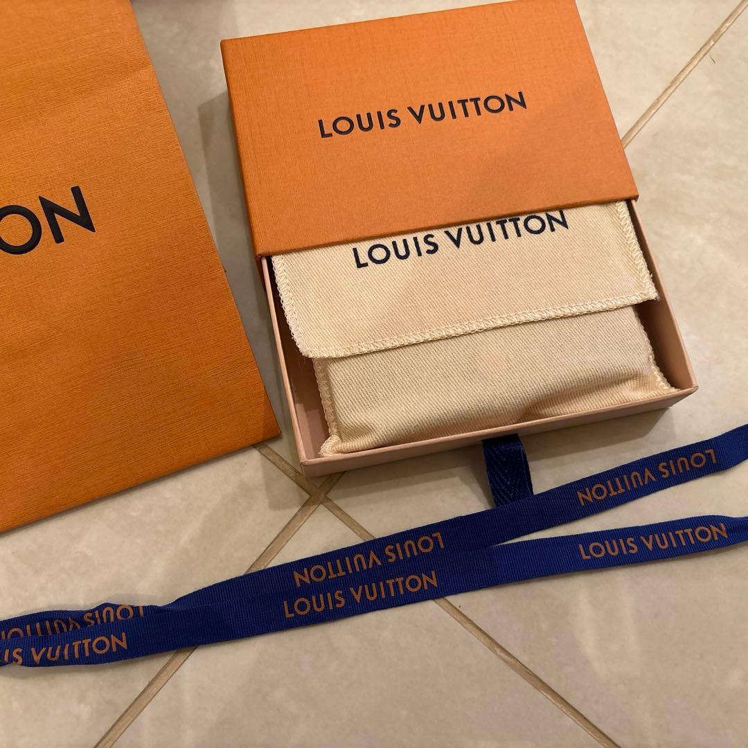 ルイヴィトン 名刺入れ アンヴェロップ カルトドゥヴィジット