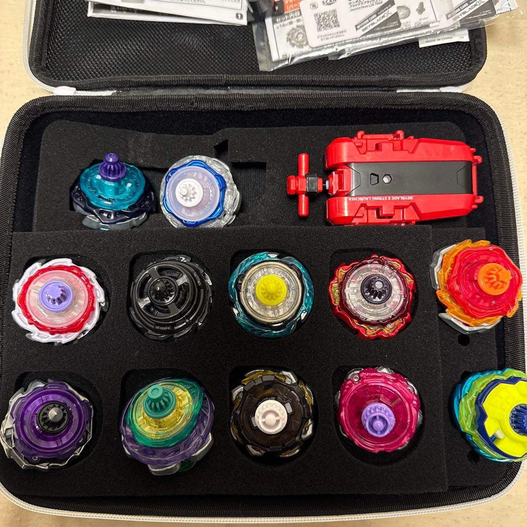 ほぼ新品　ベーブレードx 12個　まとめ売り　ベイバトルパス•ケース付き