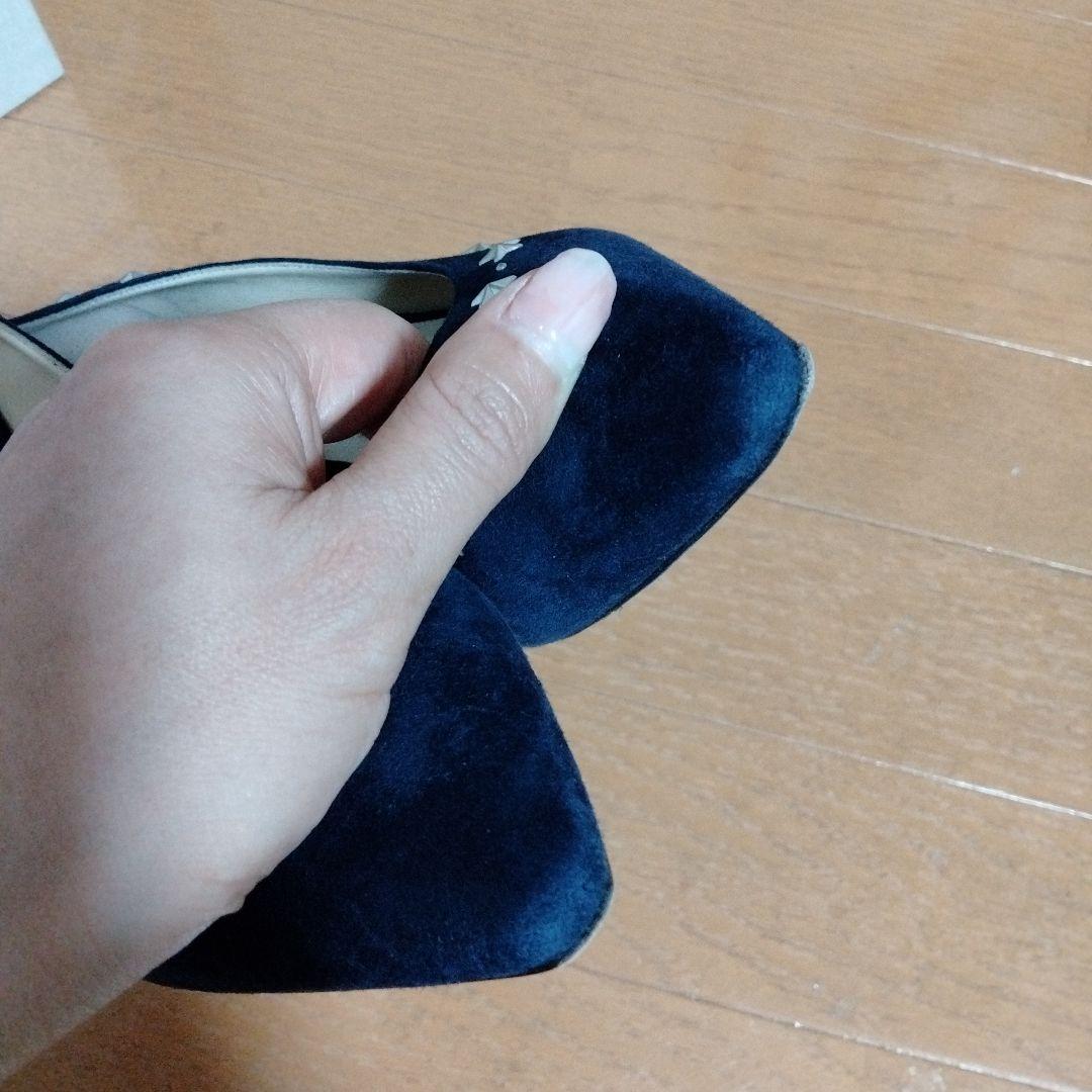 期間限定お値下げ☆ジミーチュウ　スタッズ付きネイビーパンプス