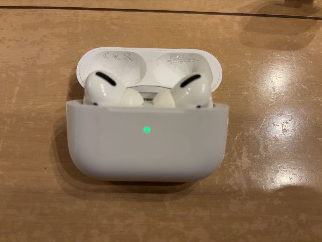 AirPods Pro 本体 ホワイト 充電ケース付き　mwp22ta 第1世代