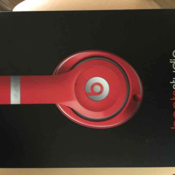 Beats studio ヘッドホンRED