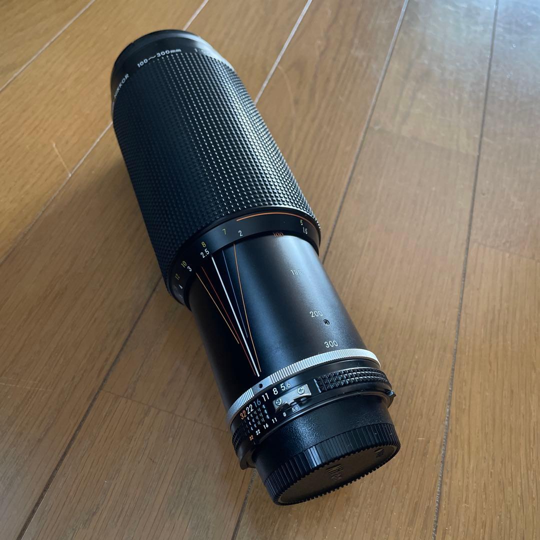 Nikon 100-300mm ズームレンズ f/5.6