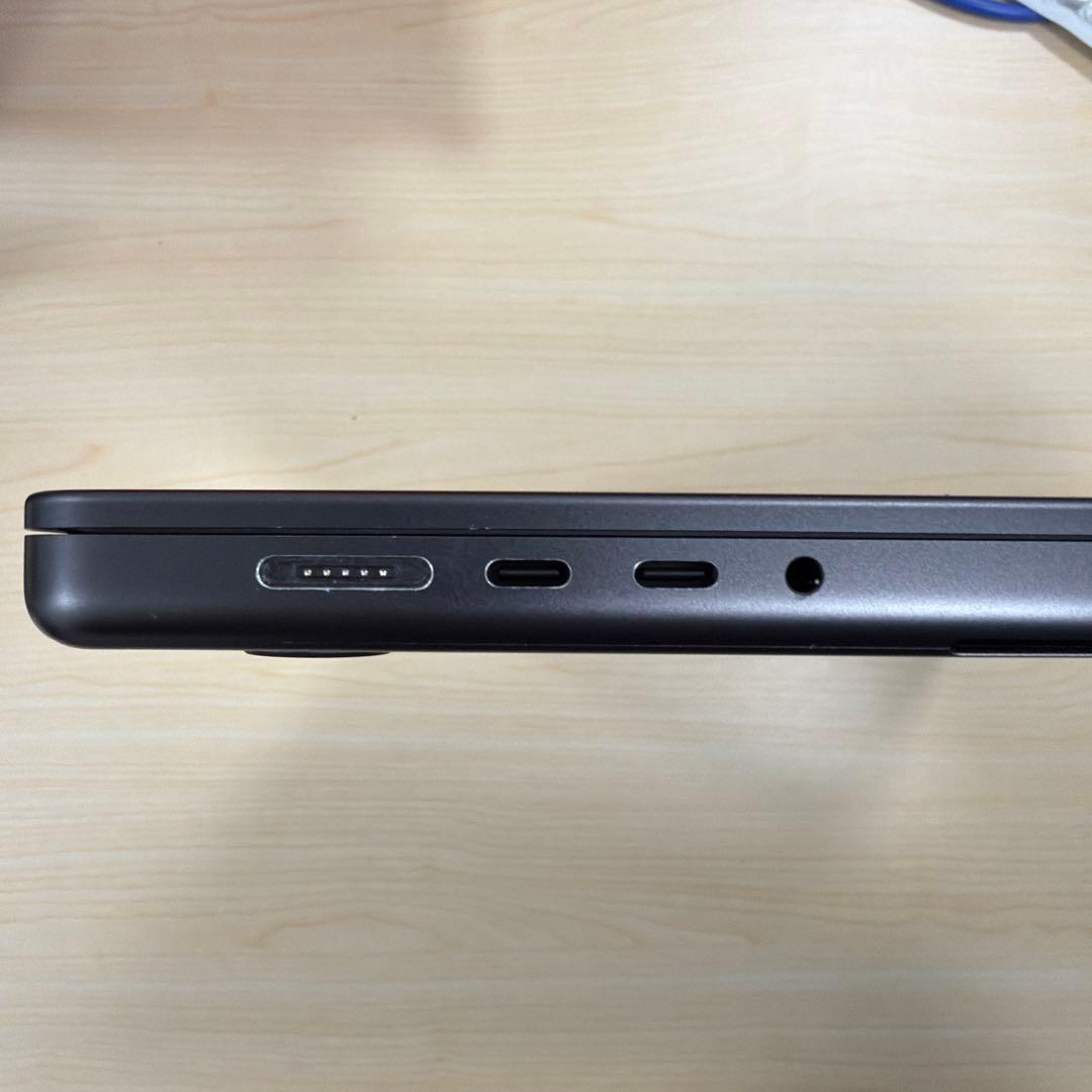 Apple MacBook Pro M3 メモリ36GB 12コア 16インチ