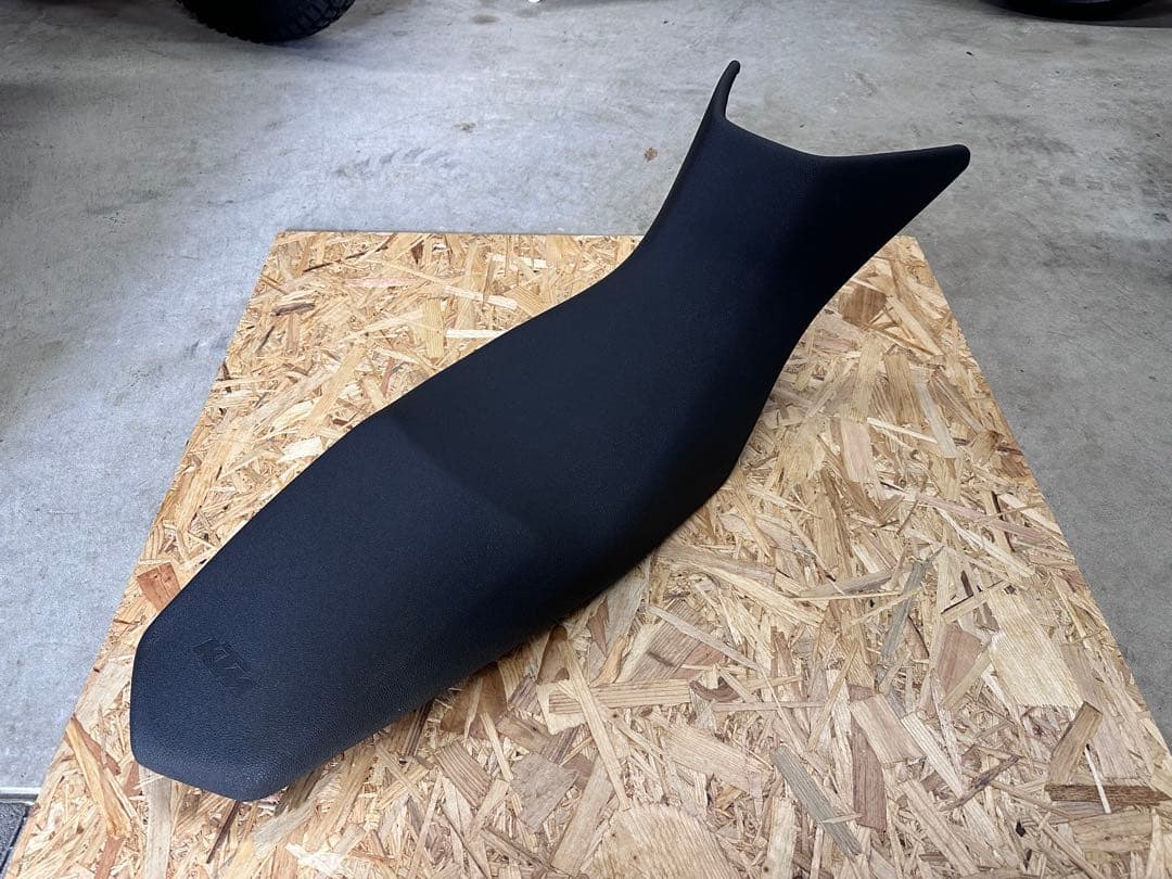 KTM 790/890 アドベンチャーR 純正シート