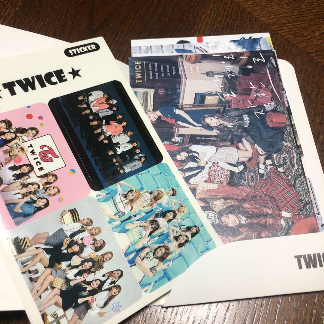TWICE 缶バッジ・絆創膏・雑貨・カードいろいろまとめ売り
