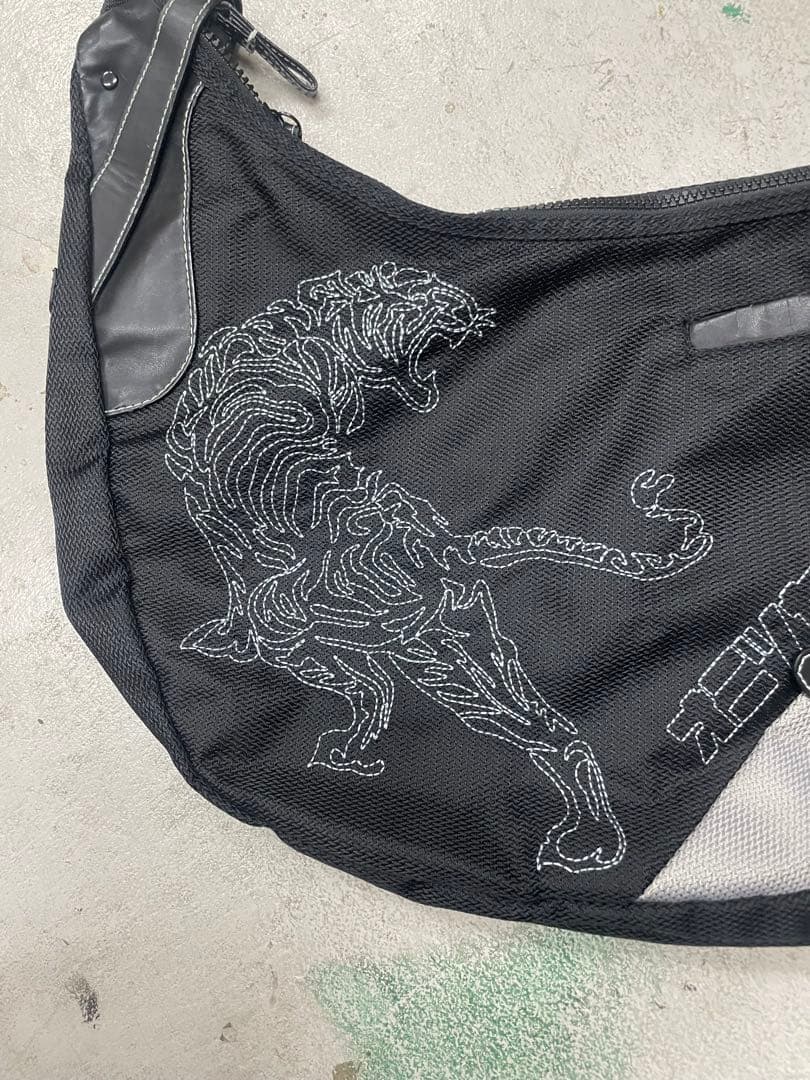 00s オニツカタイガー　ショルダーバック　メッセンジャーバック　黒　タイガー