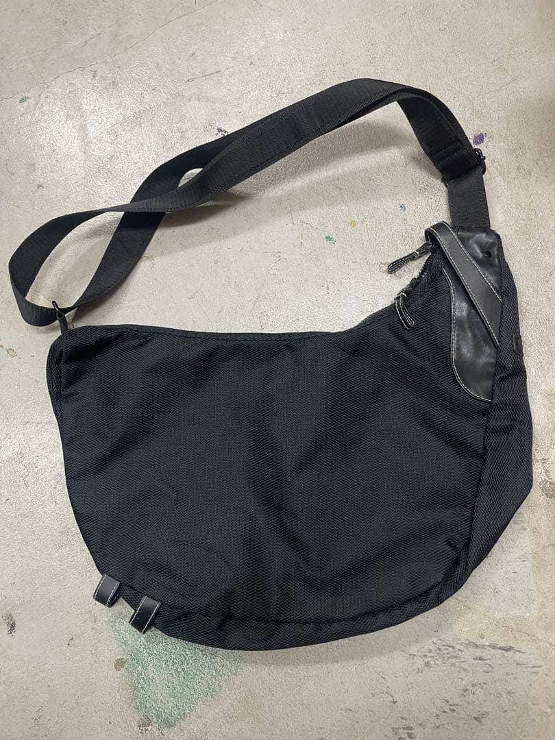 00s オニツカタイガー　ショルダーバック　メッセンジャーバック　黒　タイガー