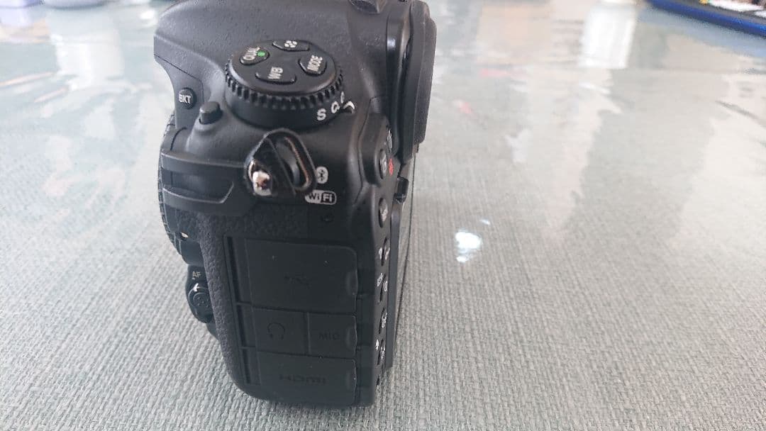 NIKON D500 バッテリーグリップ＋予備バッテリー2本＋α