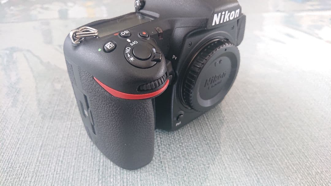 NIKON D500 バッテリーグリップ＋予備バッテリー2本＋α