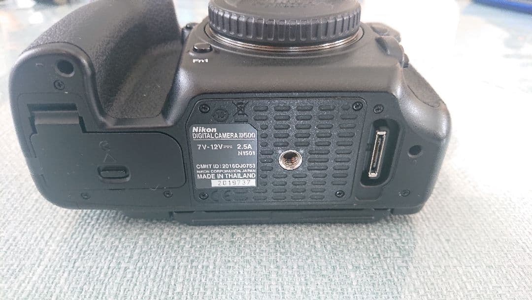 NIKON D500 バッテリーグリップ＋予備バッテリー2本＋α