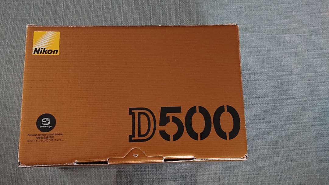 NIKON D500 バッテリーグリップ＋予備バッテリー2本＋α