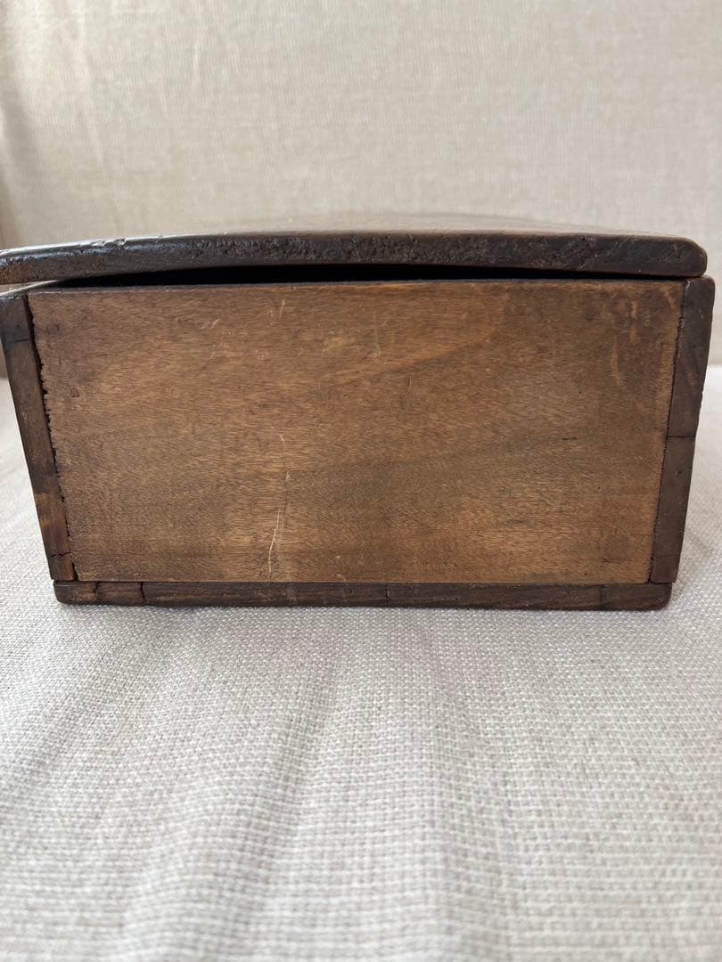 アンティーク小物入れ